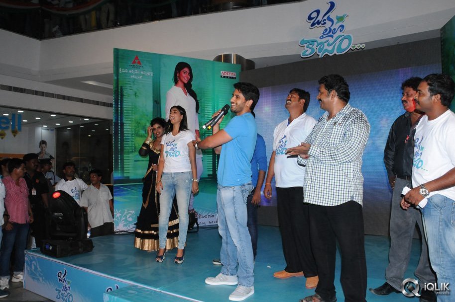 Oka-Laila-Kosam-Movie-Team-at-Vijayawada-PVP-Mall